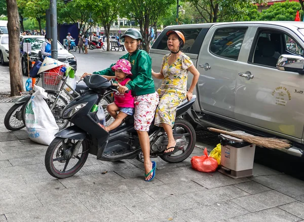 Chi Minh Vietnam Novembre 2019 Famiglia Vietnamita Moto Chi Minh — Foto Stock