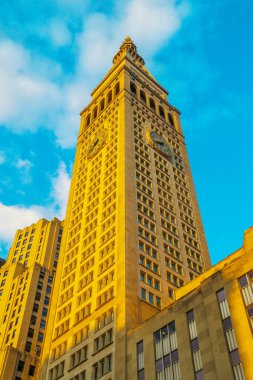 NEW YORK - 11 Temmuz 2017: Manhattan Flatiron bölgesinde ikonik saati olan Met Life Tower. Saat yüzeyi 26.5 feet 8 metre çapında ve her biri 1.2 metre uzunluğunda.