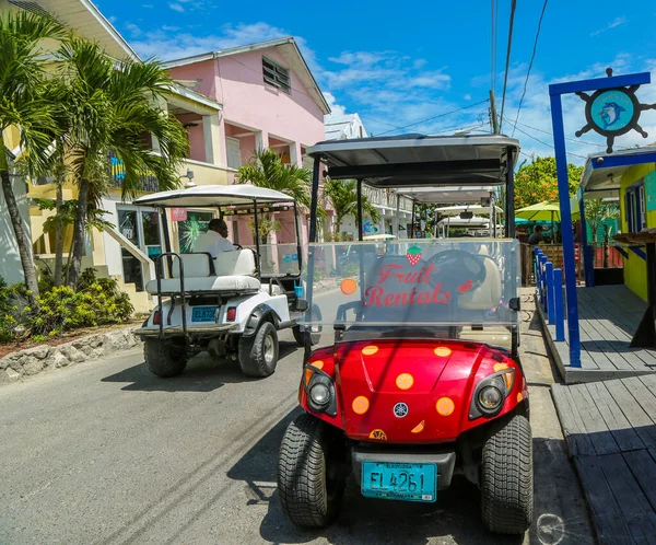 Wyspa Harbour Bahamas Czerwiec 2019 Wózek Golfowy Przy Ulicy Dunmore — Zdjęcie stockowe