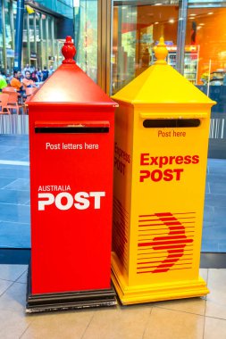 MELBOURNE, AUSTRALIA - 21 Ocak 2019: Avustralya Posta Kutuları Melbourne, Avustralya Posta Hizmetleri Avustralya 'da ve onun deniz aşırı bölgelerinde posta hizmetleri sunar ve Avustralya hükümetine aittir.