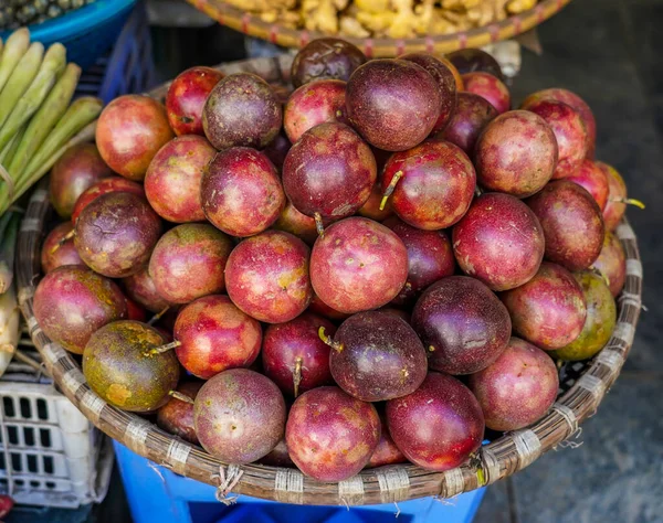 Pasja Owoce Wystawie Old Quarter Rano Rynku Hanoi Wietnam — Zdjęcie stockowe