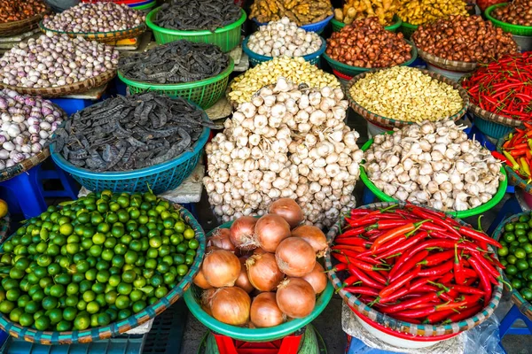 Local Vegetables Display Old Quarter Morning Market Hanoi Vietnam — Stock Photo, Image