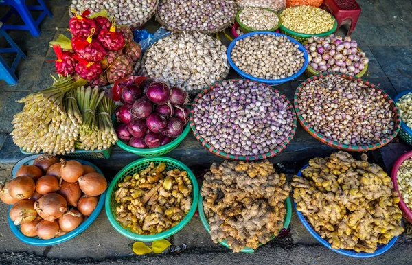 Lokalne Warzywa Wystawie Old Quarter Morning Market Hanoi Wietnam — Zdjęcie stockowe