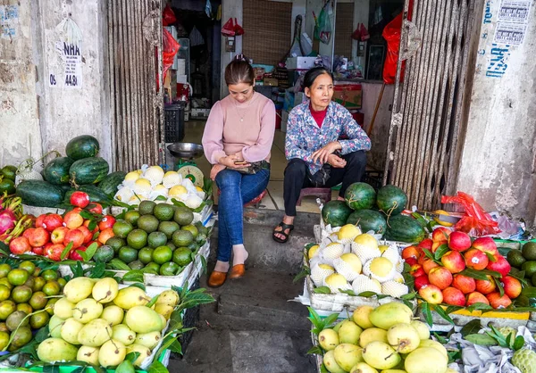 Hanoi Vietnam Október 2019 Helyi Eladók Élelmiszer Értékesítő Old Quarter — Stock Fotó