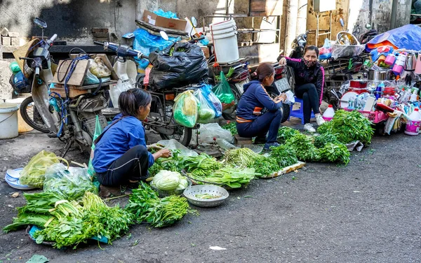 Hanoi Vietnam Oktober 2019 Lokale Verkäufer Verkaufen Lebensmittel Auf Dem — Stockfoto