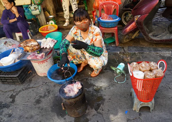 Hanoi Vietnam Październik Października 2019 Lokalni Sprzedawcy Sprzedający Żywność Targu — Zdjęcie stockowe