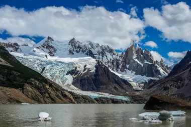 Los Glaciares Ulusal Parkı 'ndaki Laguna Torre Gölü, Arjantin Patagonya