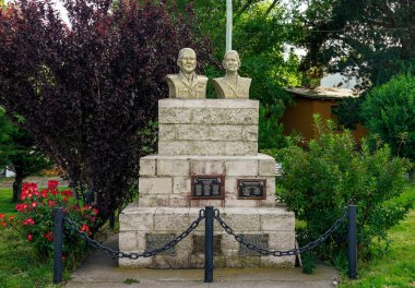 EL CALAFATE, ARGENTINA - 10 Şubat 2020: El Calafate, Arjantin Patagonya 'daki Juan ve Eva Peron Anıtı.