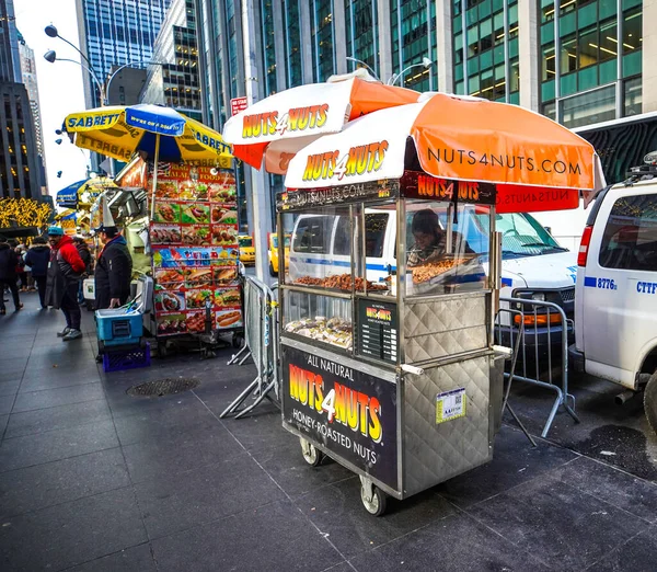 New York Grudzień 2019 Street Food Vendor Cart Manhattan Istnieje — Zdjęcie stockowe