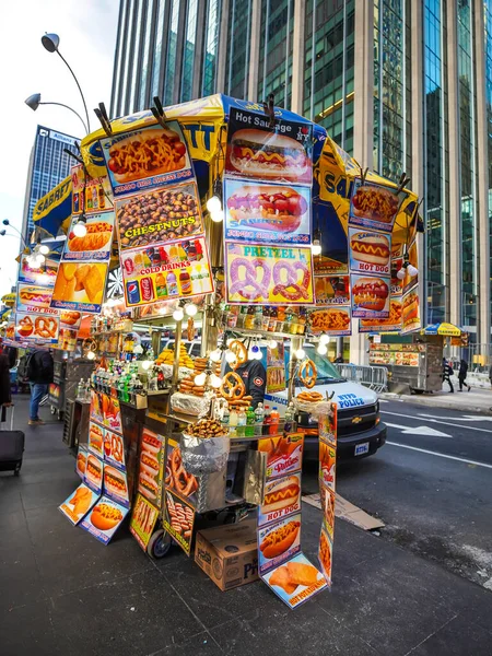 New York Grudzień 2019 Street Food Vendor Cart Manhattan Istnieje — Zdjęcie stockowe