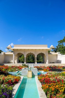 HAMILTON, NEW ZEALAND - 10 Şubat 2019: Hamilton Gardens 'daki Indian Char Bagh Garden. Yeni Zelanda 'nın en popüler ziyaretçi çekimleri arasında 1 milyondan fazla kişi çekiyor ve her yıl 2000' den fazla etkinlik düzenleniyor.