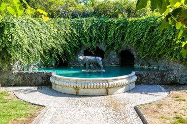 HAMILTON, NEW ZEALAND - 10 Şubat 2019: Hamilton Gardens İtalyan Rönesans Bahçesi. Yeni Zelanda 'nın en popüler ziyaretçi çekimleri arasında 1 milyondan fazla kişi çekiyor ve her yıl 2000' den fazla etkinlik düzenleniyor.