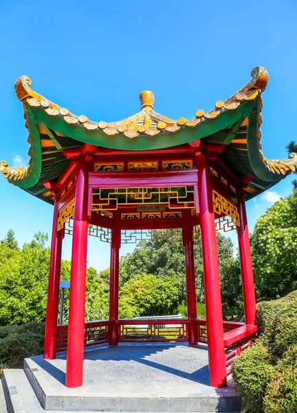ハミルトン ニュージーランド 2月10 2019 ハミルトンガーデンの中国の学者の庭にあるパゴダ ニュージーランドで最も人気のある観光名所の1つで 毎年100万人以上が訪れ 000以上のイベントを開催しています — ストック写真