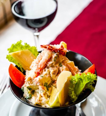 Şili Kralı Yengeç salatası