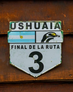 Ulusal Yol 3 (Ruta Nacional 3) Ushuaia, Tierra del Fuego, Arjantin. Ushuaia 3. Yol 'un bitiş noktasıdır.