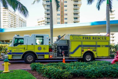 HALLANDALE BEACH, FLORIDA - 29 HAZİRAN 2020 Hallandale İtfaiye Aracı. Hallandale Beach, Florida 'da Broward County' de bir şehirdir.