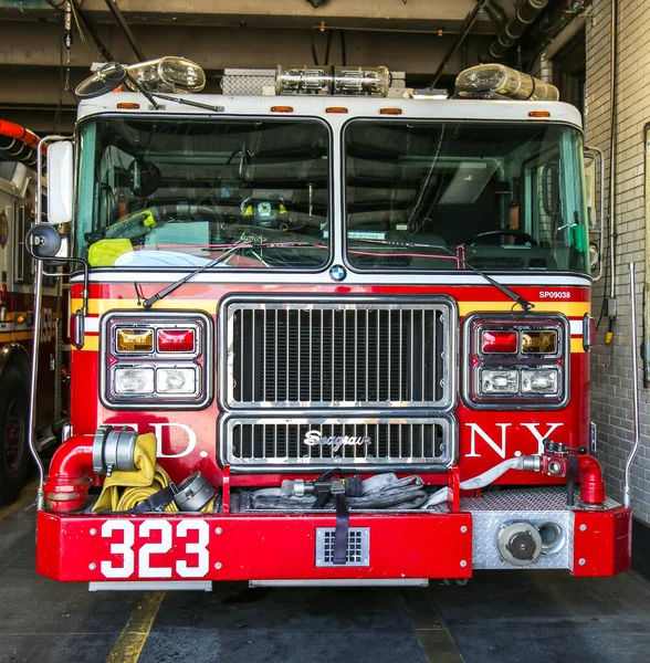 Brooklyn New York Mei 2015 Fdny Engine Company 323 Brooklyn — Stockfoto