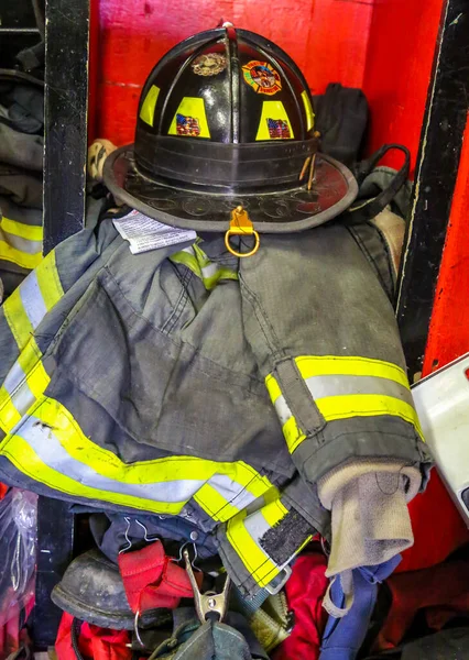 Brooklyn New York May 2015 Fdny Fire Fighter Gear Fire — Stock Photo, Image