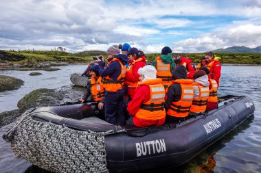 TIKLAYIN, ŞİLİ - 1 Şubat 2020: Tierra del Fuego yolcu gemisi 