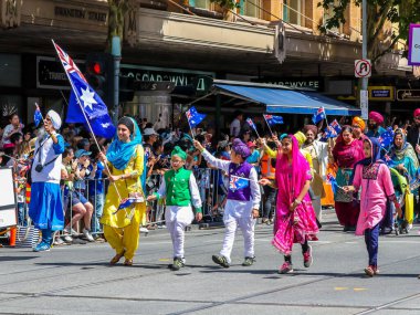 MELBOURNE, AUSTRALYA - 26 Ocak 2019: Viktorya Dinler Arası Sikh Konseyi üyeleri Melbourne 'daki 2019 Avustralya Günü Geçit Töreni' ne katıldılar