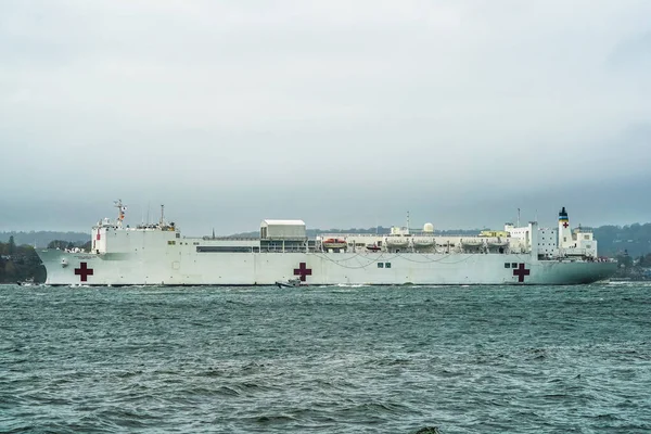 New York April 2020 Usns Comfort Hospital Ship Avgår Från — Stockfoto