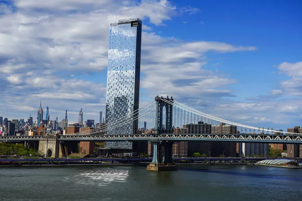Nueva York Mayo 2020 Rascacielos Residencial Manhattan Square Puente Manhattan — Foto de Stock