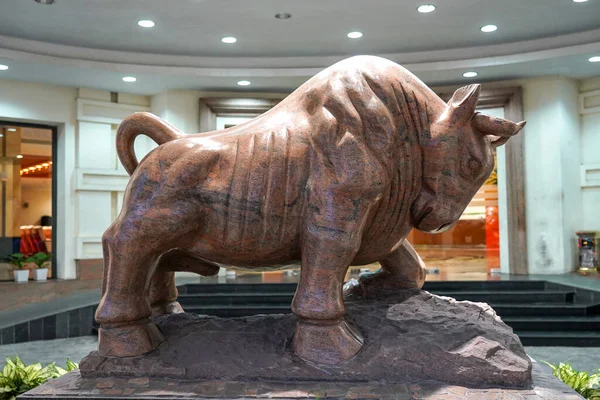 Hanoi Vietnam October 2019 Bull Statue Hanoi Stock Exchange — Stock Photo, Image