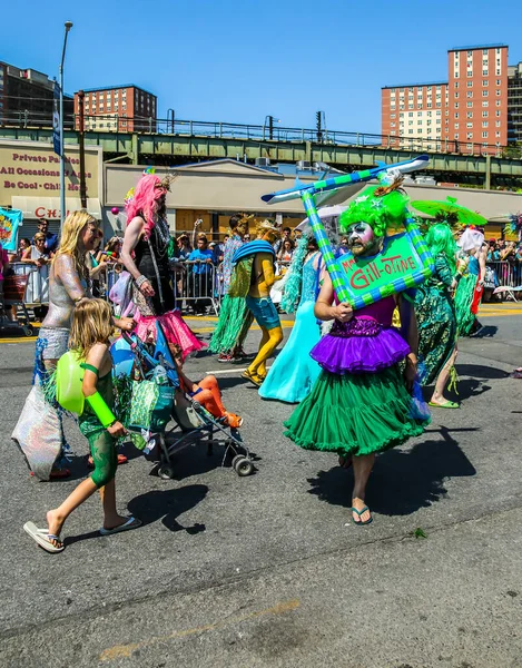 New York Giugno 2016 Partecipanti Sfilano Alla 34Esima Parata Annuale — Foto Stock