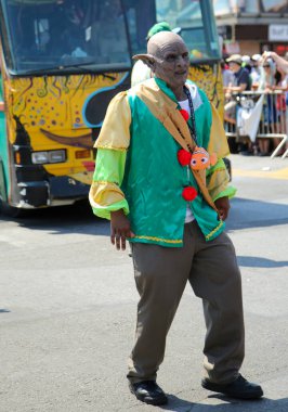 NEW YORK - 18 Haziran 2016: Ülkedeki en büyük sanat geçidi olan 34. Yıllık Denizkızı Yürüyüşü 'ne katılanlar ve antik mitoloji ve deniz kenarı ayinlerinin kutlanması