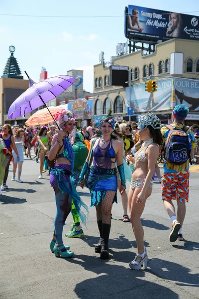 New York June 2016 Participants March 34Th Annual Mermaid Parade — Stock Photo, Image