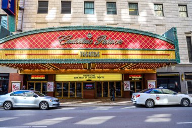 Chicago, IlLINOIS - 12 Mart 2019: The Cadillac Palace Theatre Chicago 'da Broadway tarafından işletilen bir Nederlander şirketi. Batı Randolph Caddesi, 151 numarada yer almaktadır.