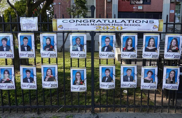 Brooklyn New York May 2020 Honor Its New Graduates Coronavirus — Stock Photo, Image