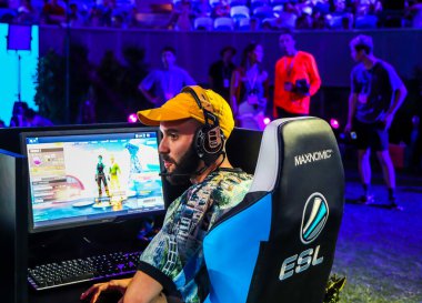 Melbourne, Avustralya - 27 Ocak 2019: Fortnite yaz Smash Avustralya Açık 2019 içinde Melbourne sırasında yüzlerce Fortnite oyuncular rekabet. Epic Games tarafından geliştirilen ve 2017 yılında yayımlanan bir online video oyunu Fortnite olduğunu