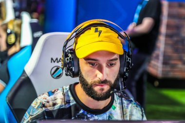 Melbourne, Avustralya - 27 Ocak 2019: Fortnite yaz Smash Avustralya Açık 2019 içinde Melbourne sırasında yüzlerce Fortnite oyuncular rekabet. Epic Games tarafından geliştirilen ve 2017 yılında yayımlanan bir online video oyunu Fortnite olduğunu