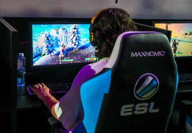 Melbourne, Avustralya - 27 Ocak 2019: Fortnite yaz Smash Avustralya Açık 2019 içinde Melbourne sırasında yüzlerce Fortnite oyuncular rekabet. Epic Games tarafından geliştirilen ve 2017 yılında yayımlanan bir online video oyunu Fortnite olduğunu