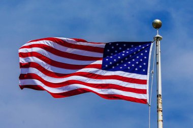 Rüzgardaki Amerikan Bayrağı