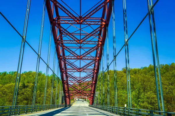 Stal Amvets Memorial Bridge Przez Most Łukowy Nad Zbiornikiem New — Zdjęcie stockowe