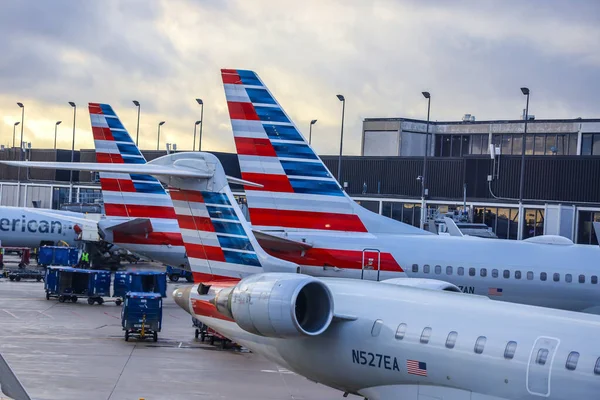 Chicago Illinois Maart 2019 Vliegtuigen Van American Airlines Geasfalteerd Hare — Stockfoto