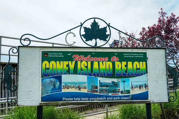 Brooklyn Nueva York Mayo 2020 Bienvenido Cartel Coney Island Beach — Foto de Stock