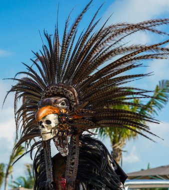 PLAYA MUJERES, MEXICO - 2 Ocak 2020: Atelier Playa Mujeres Hotel 'de yerel folklor dansçıları sahne aldı