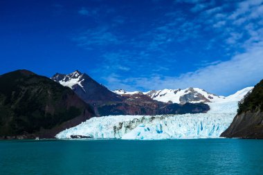 Spegazzini buzulu Arjantin 'in güneybatısındaki Los Glaciares Ulusal Parkı' nda bulunuyor..