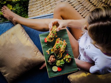 Sağlıklı vejetaryen Jackfruit tacoları