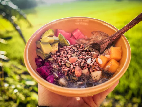 Tigela Frutas Vegan Com Granola Chia Sementes Manga Fruta Dragão — Fotografia de Stock