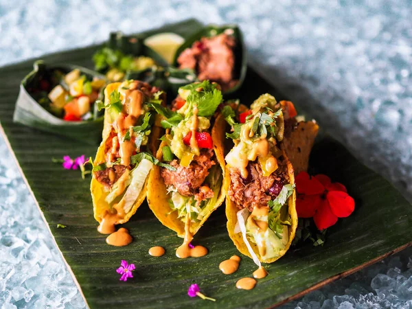 Sağlıklı vejetaryen Jackfruit tacoları