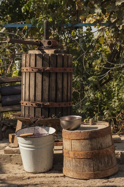 Weinherstellung Technologie Der Weinproduktion Die Volkstümliche Tradition Der Weinherstellung Weinproduktion — Stockfoto