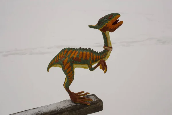 Een Decoratieve Sculptuur Van Een Fantastische Groep Theropode Een Speelgoed — Stockfoto