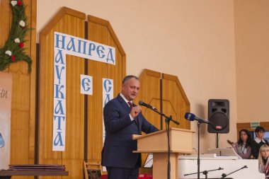 Taraclia, Moldova, 5 Ekim 2017. Igor Dodon adresiyle, Moldova Cumhuriyeti başkanı.