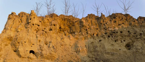 Het Zuiden Kloof Waar Nesten Gierzwaluwen Rode Heuvels Met Grotten — Stockfoto