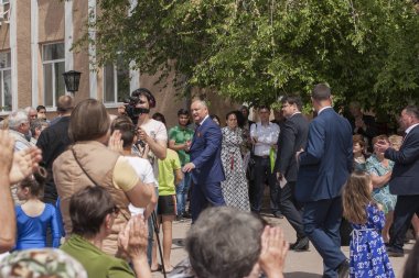 Taraclia, Moldova, 6 Mayıs 2017. Moldova Cumhuriyeti Igor Dodon ve liderlik Taraclia şehrin başkanı. Gün şehir ve St. George Kilisesi Schubertiade kutluyor.