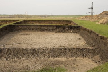 İskit kazı mezar. İlkel insan yerleşim.